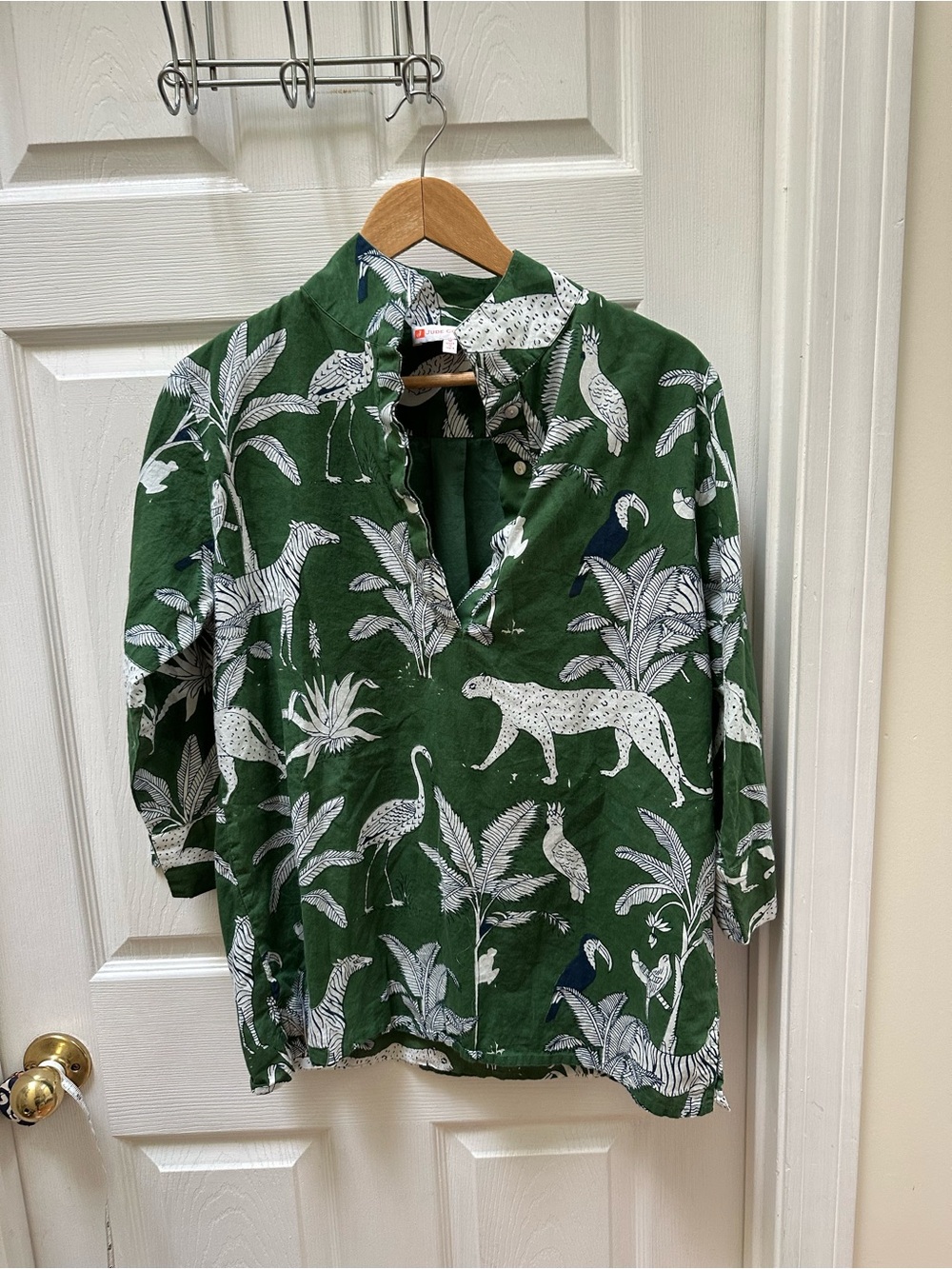 Jude Connally Hadley Top Jude Cloth Green Animal Print Shirt m medium collar